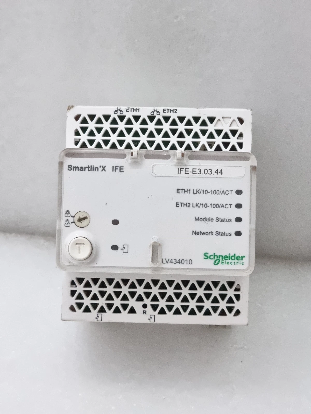 SCHNEIDER ELECTRIC LV434010 Ethernet Interface for LV breakers Smartlin'X IFE